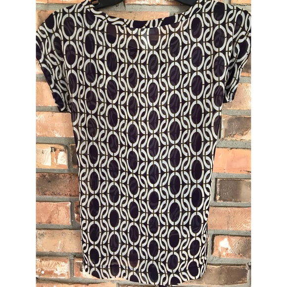 Banana Republic Women’s Geometric Print Top XSP - Picture 2 of 7